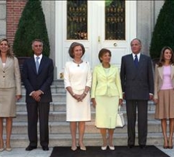 Sus Majestades los Reyes, junto a los Príncipes de Asturias, los Duques de Palma, el Presidente de Portugal, Aníbal Cavaco Silva, y su esposa, María A