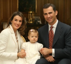 Sus Altezas Reales los Príncipes de Asturias y la Infanta doña Leonor
