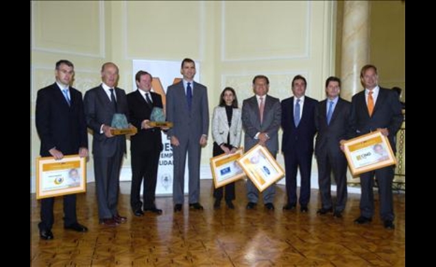 El Príncipe de Asturias con los premiados y finalistas