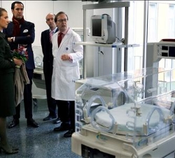 Los Duques de Lugo durante la inauguración del Hospital Quirón