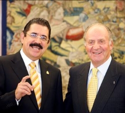 Don Juan Carlos, con el Presidente de Honduras, José Manuel Zelaya Rosales