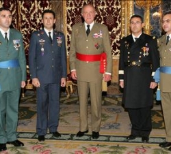 Don Juan Carlos con los cuatro comandantes de Estado Mayor