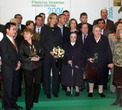 Foto de familia de la Infanta Cristina con los premiados