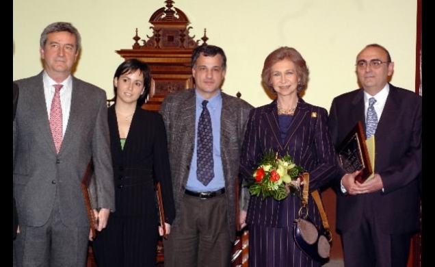 Doña Sofía junto a los galardonados en esta edición